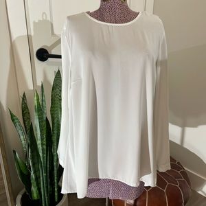 VINCE CAMUTO white flowy blouse